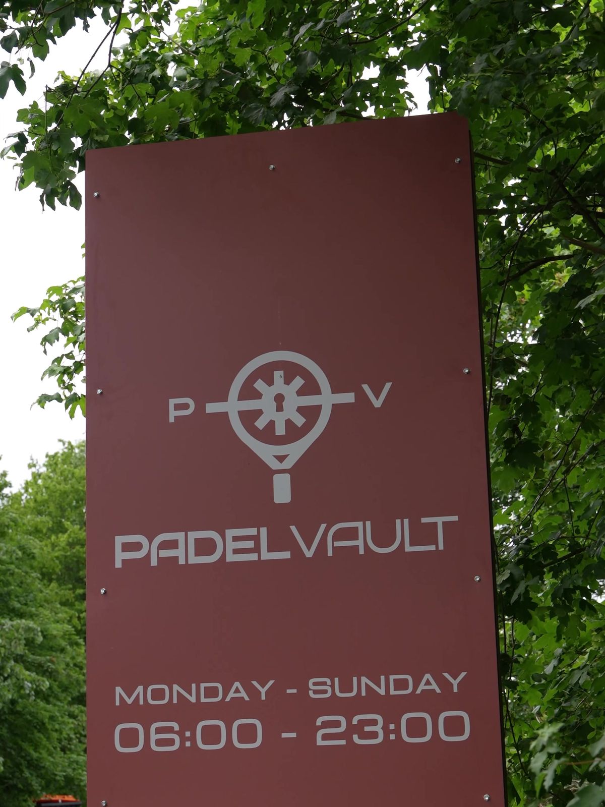 External wayfinding totem on ACM